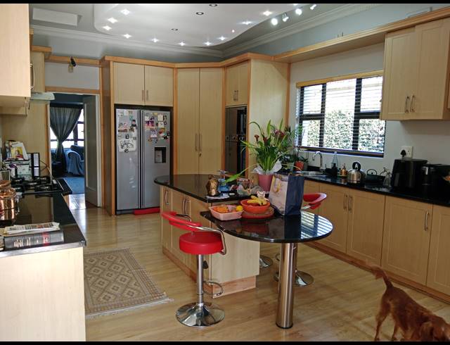 3 BEDROOM FREESTANDING FOR SALE IN SCOTTSVILLE